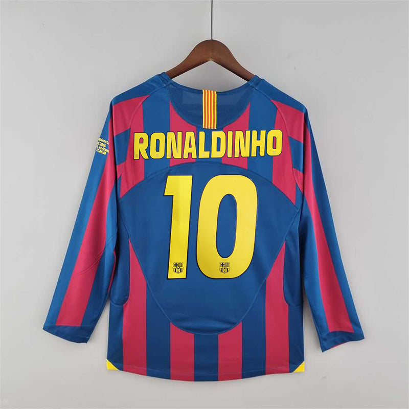 Barcelona 2005-06 Ronaldinho local manga larga